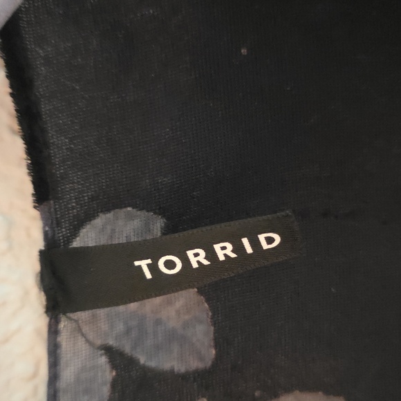 Torrid Burnout Velvet Ruana – One Size - Picture 2 of 5